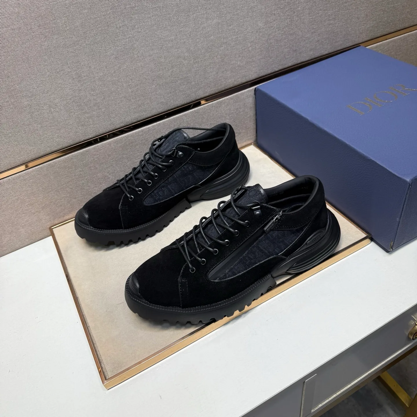 ⬛️Men's shoes 💰p560 [Dior~] Men's casual shoes 2025z cabinet sales simultaneously 🔶Size: 39-44 #️⃣ 🔷2 colors🔜The upper is made of multi-material splicing➕Genuine leather lining, comfortable and breathable, sole: original comfortable and wear-resistant outsole, ⚠️Real shot📱Photographed🎬The real thing is better📢📢📢